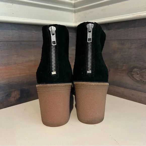 UGG Corin Heeled Suede Ankle Fringe Heeled Bootie Zipper Back 7.5 - Picture 4 of 8